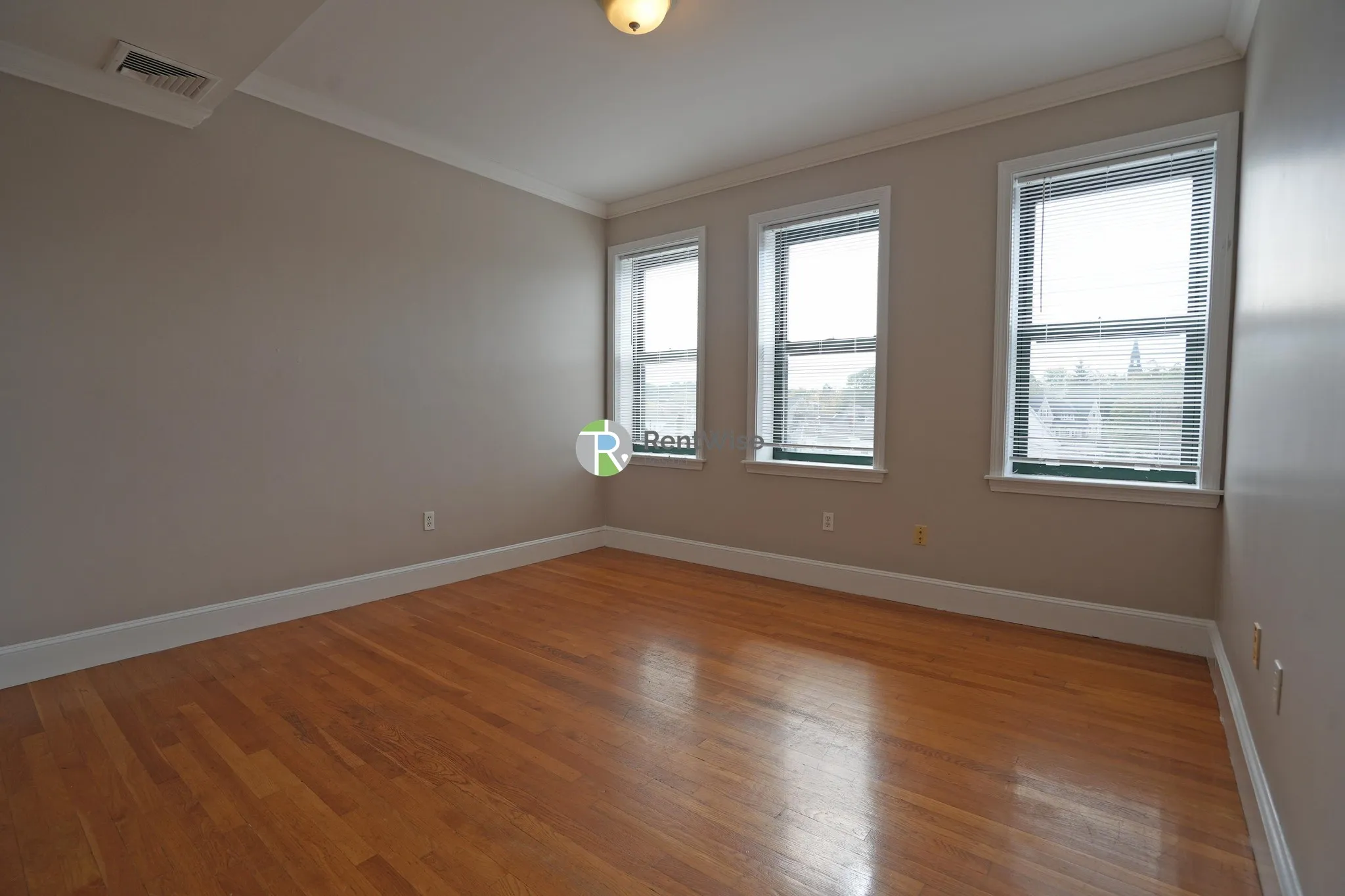 2 bed, 1 bath apartment for rent at 365 Washington St Unit 303, Brighton — photo 3 of 16