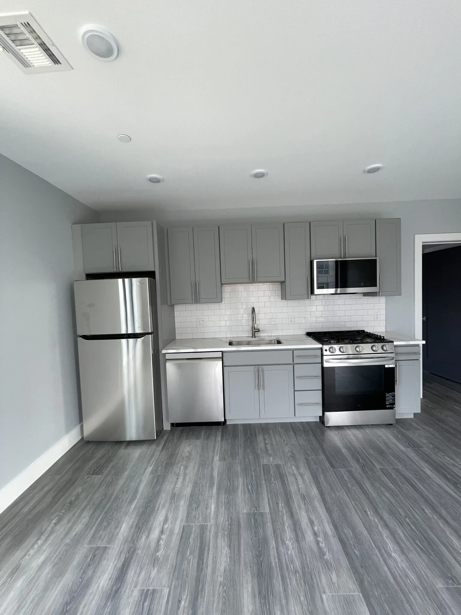 Studio bed, 1 bath apartment for rent at 365 Western Ave Unit 307, Brighton — photo 2 of 42