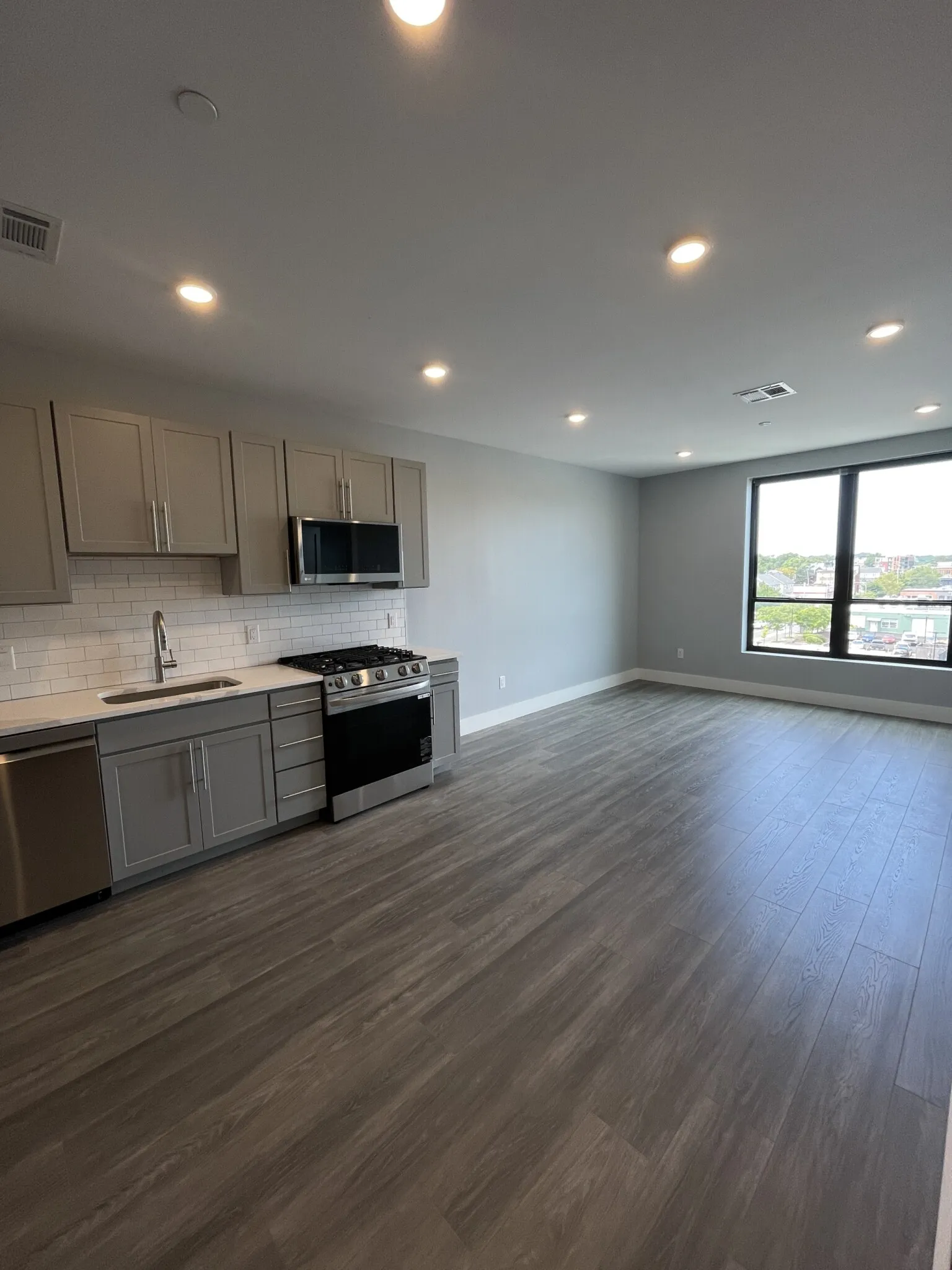 1 bed, 1 bath apartment for rent at 365 Western Ave Unit 312, Brighton — photo 2 of 27