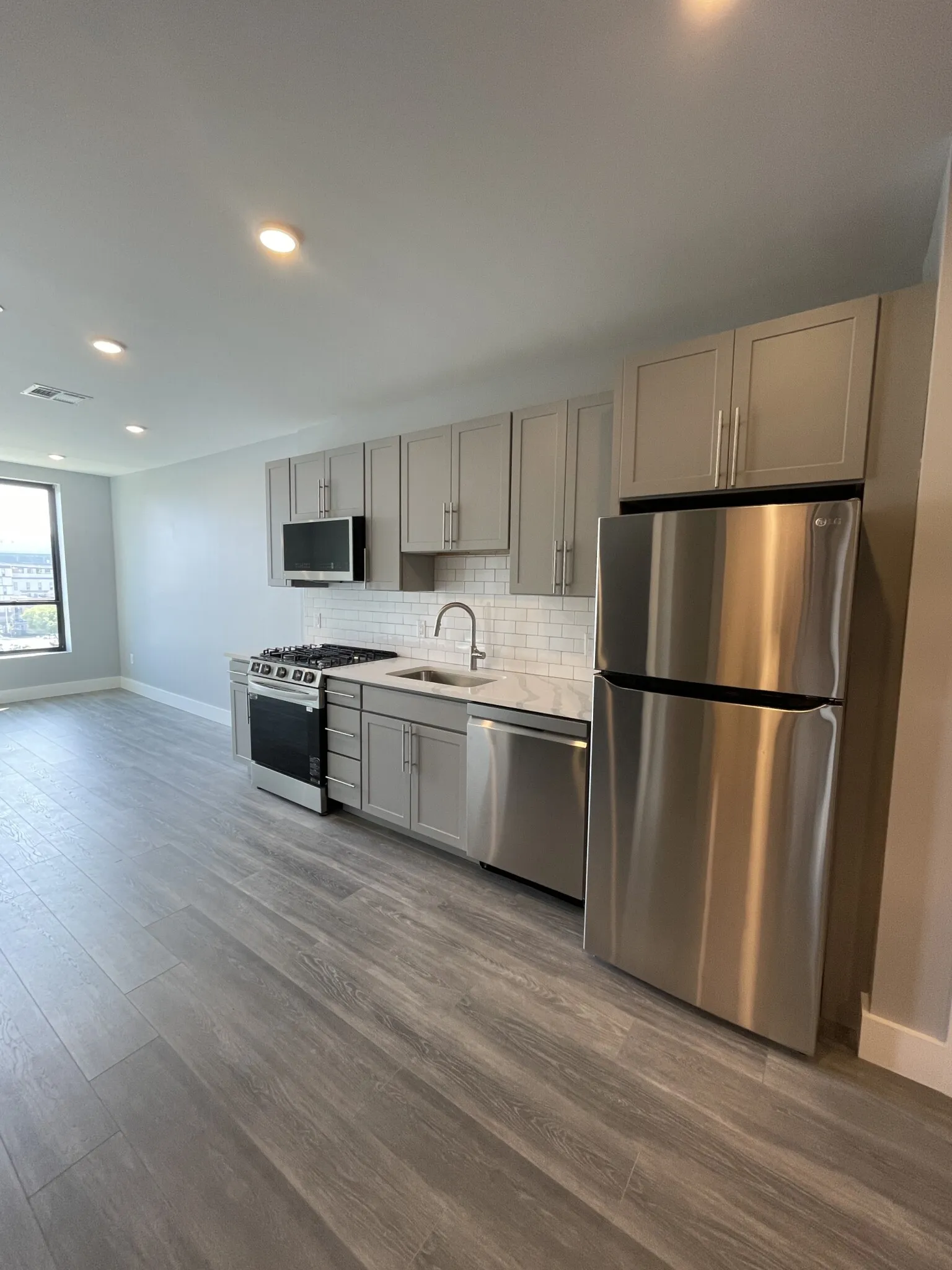 1 bed, 1 bath apartment for rent at 365 Western Ave Unit 603, Brighton — photo 4 of 25