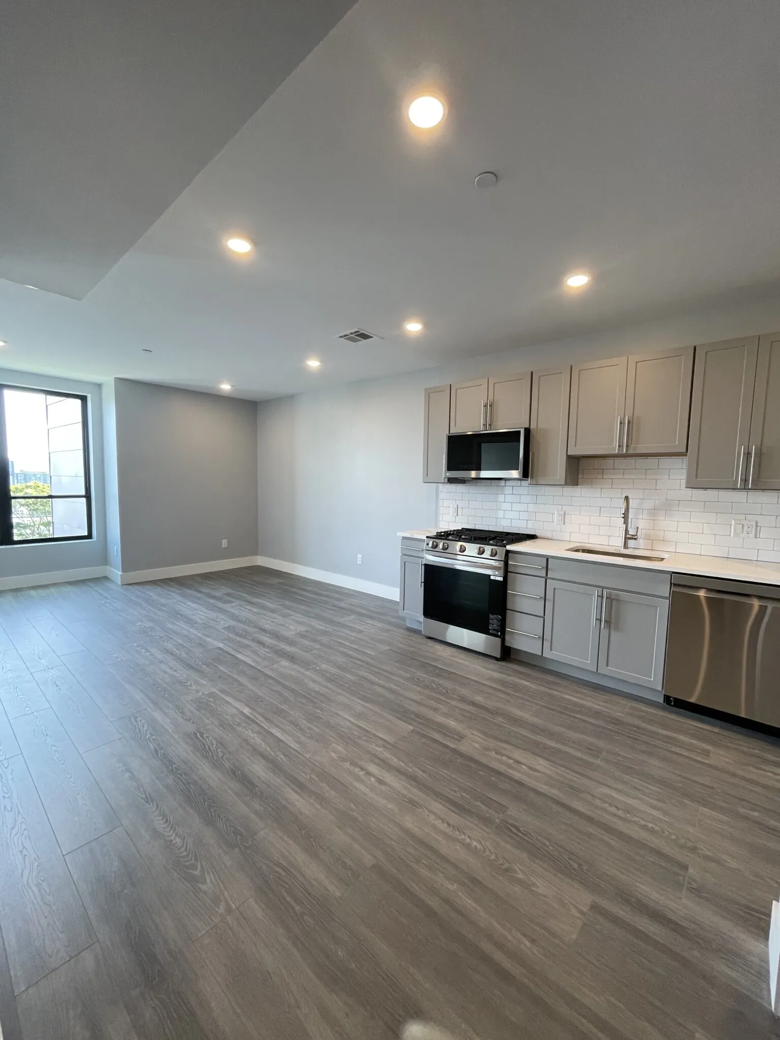 1 bed, 1 bath apartment for rent at 365 Western Ave Unit 606, Brighton — photo 1 of 24