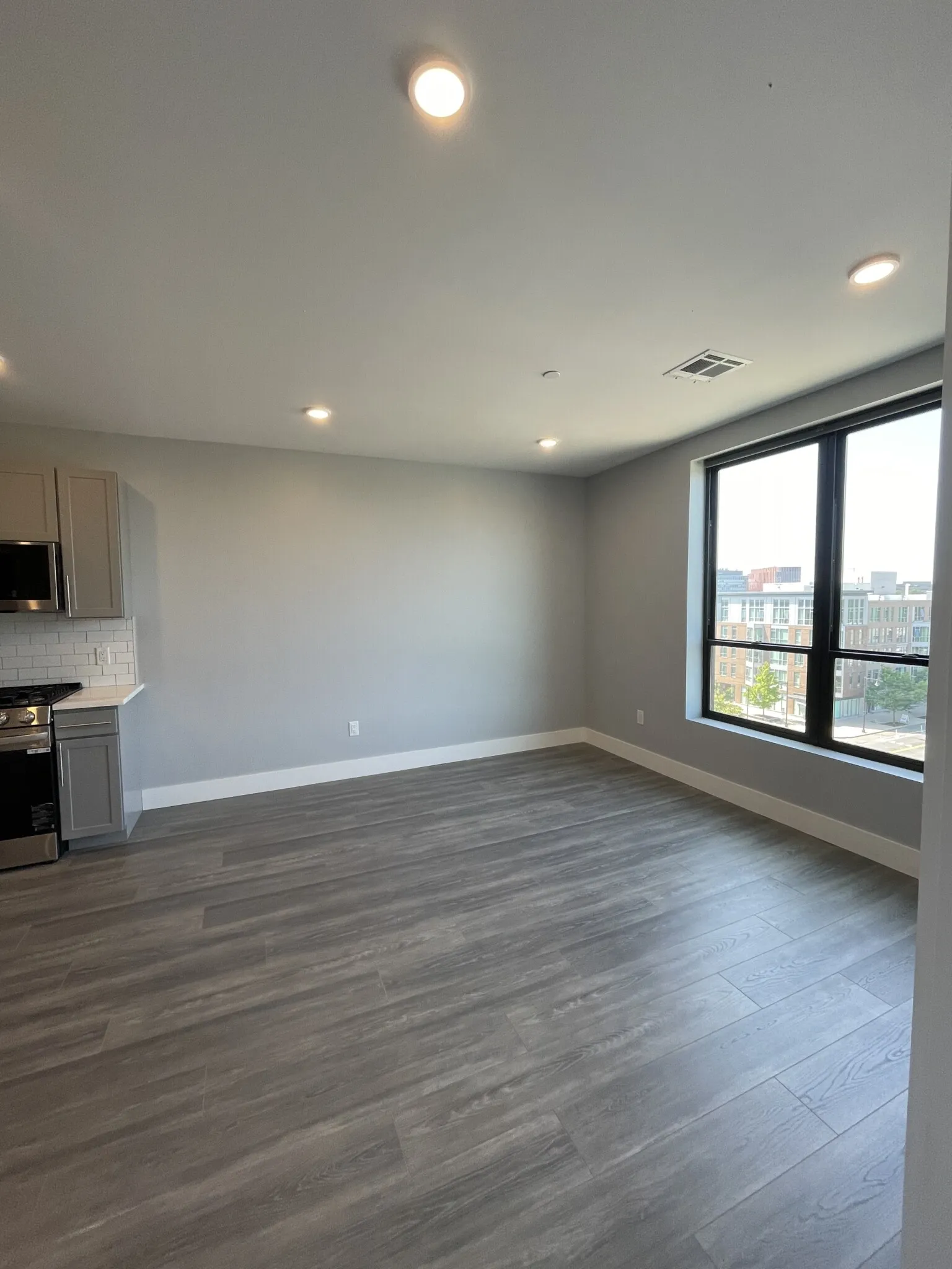 1 bed, 1 bath apartment for rent at 365 Western Ave Unit 707, Brighton — photo 4 of 27
