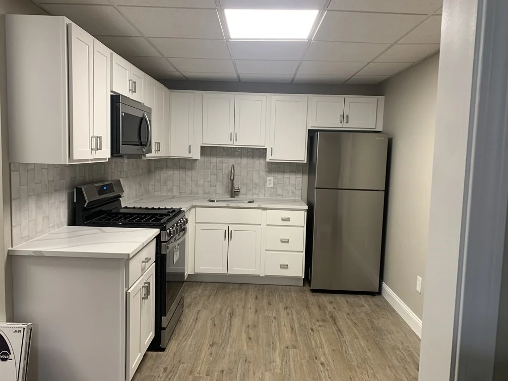 2 bed, 1 bath apartment for rent at 3652 N Main St Unit 1, Fall River — photo 2 of 10