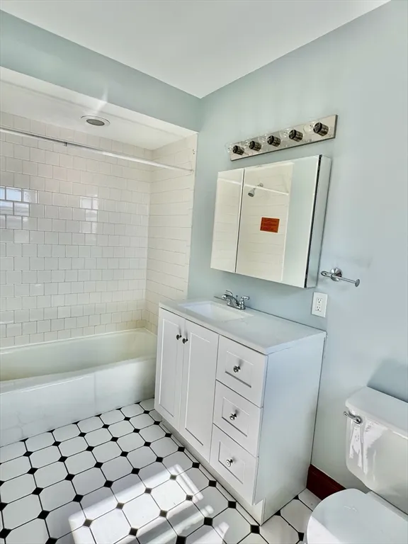 2 bed, 1 bath apartment for rent at 366 Bunker Hill St Unit 3, Medford Street / The Neck — photo 8 of 8