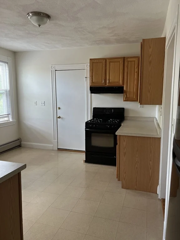 3 bed, 2 bath apartment for rent at 366 Central St Unit 3, Saugus — photo 11 of 16