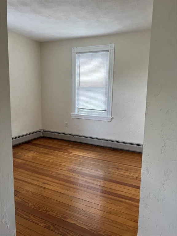 3 bed, 2 bath apartment for rent at 366 Central St Unit 3, Saugus — photo 4 of 16