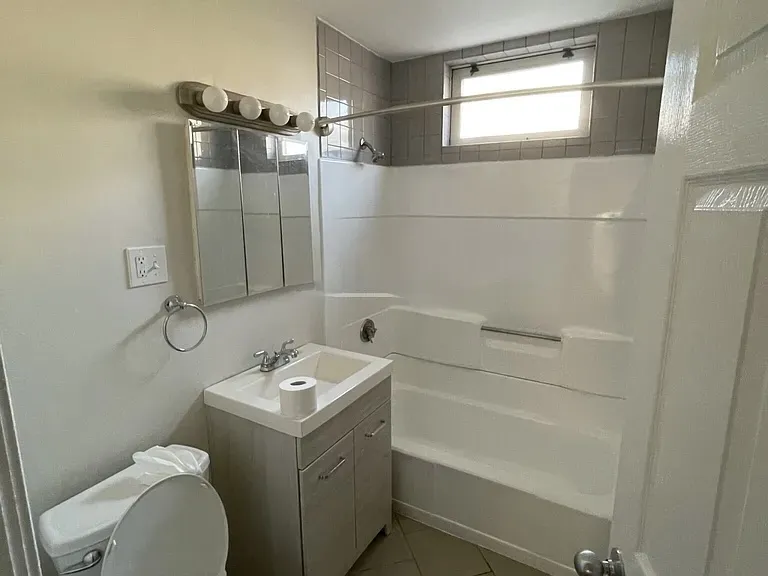 3 bed, 2 bath apartment for rent at 366 Crescent St Unit 1RB, South Side — photo 8 of 8