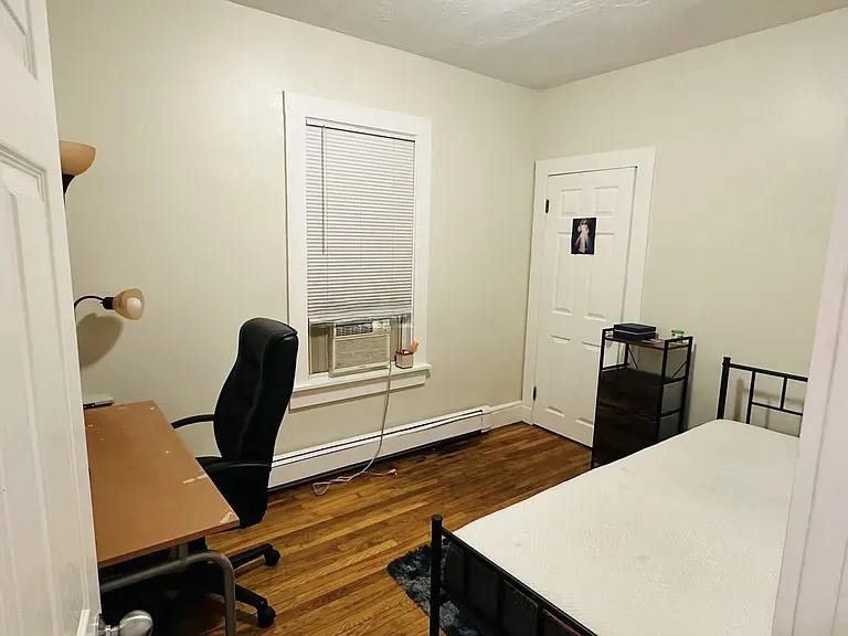 3 bed, 2 bath apartment for rent at 366 Crescent St Unit 1RB, South Side — photo 6 of 8