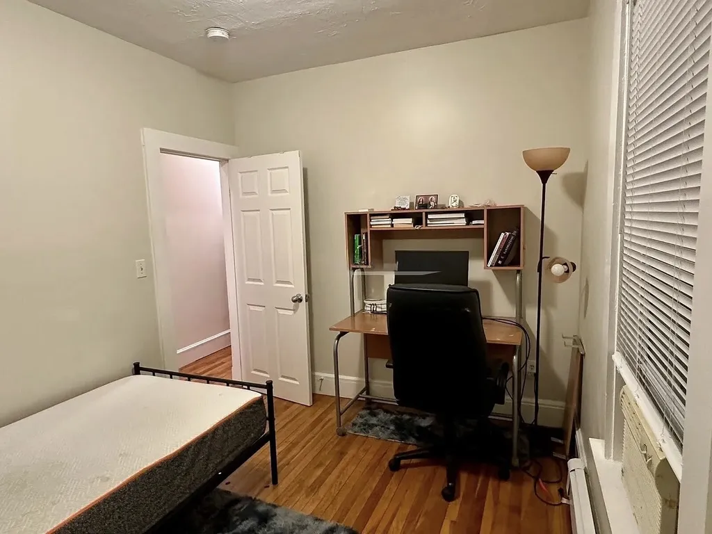 3 bed, 2 bath apartment for rent at 366 Crescent St Unit 1RB, South Side — photo 5 of 8
