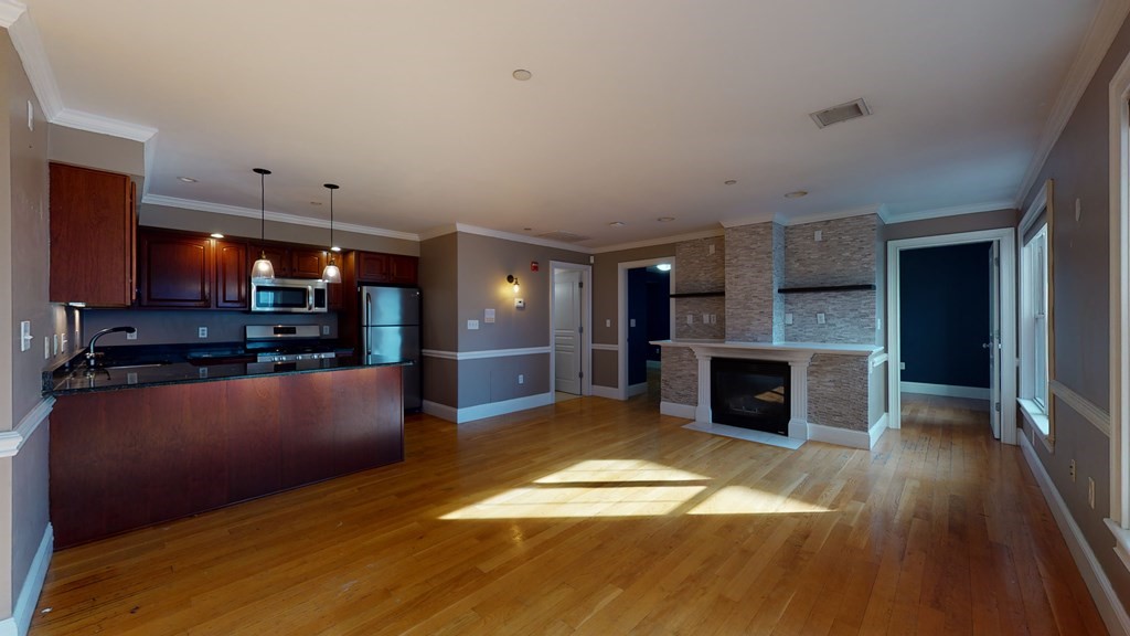 2 bed, 1 bath apartment for rent at 366 Dorchester St Unit 6, South Boston — photo 5 of 13