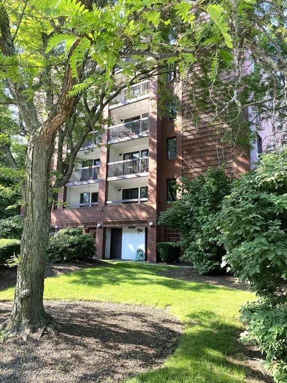 2 bed, 1 bath apartment for rent at 366 Quincy Ave Unit 404, Quincy — photo 2 of 7