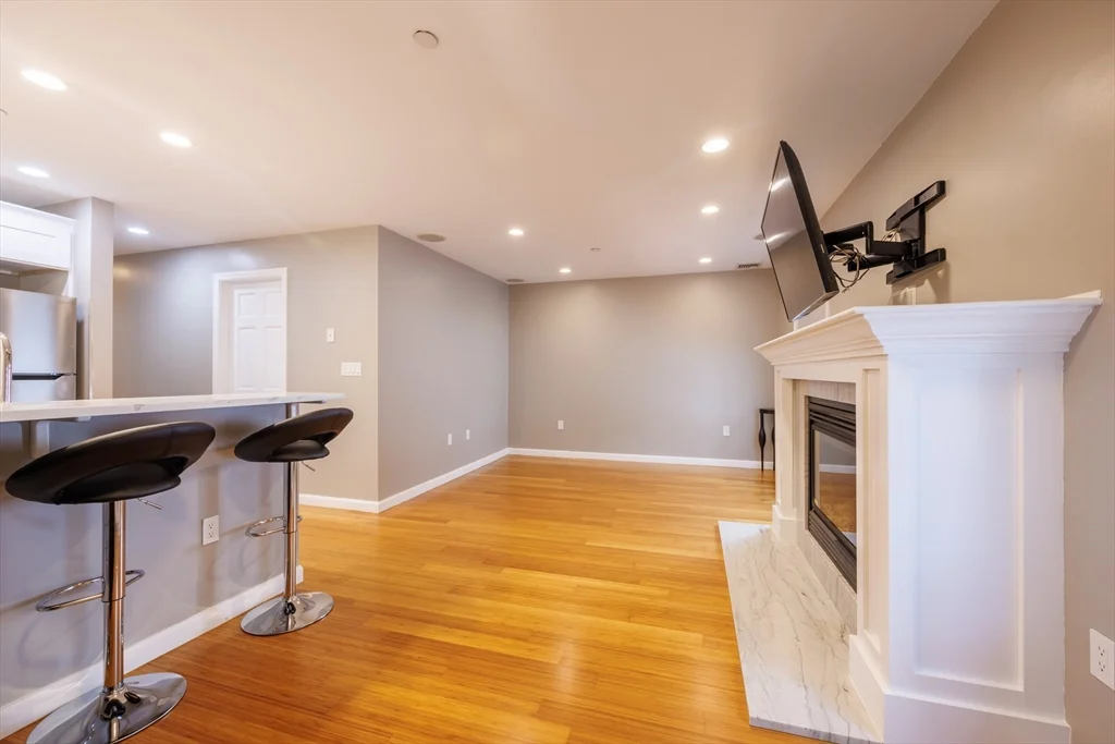 2 bed, 1 bath apartment for rent at 366 W 2nd St Unit 1, South Boston — photo 6 of 20
