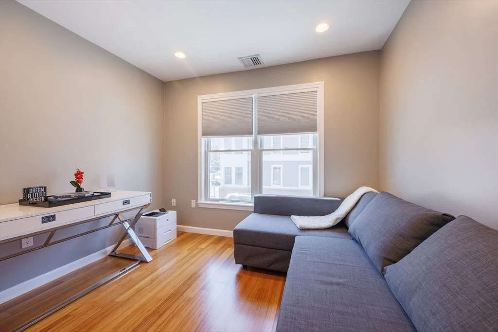 2 bed, 1 bath apartment for rent at 366 W 2nd St Unit 1, South Boston — photo 14 of 20