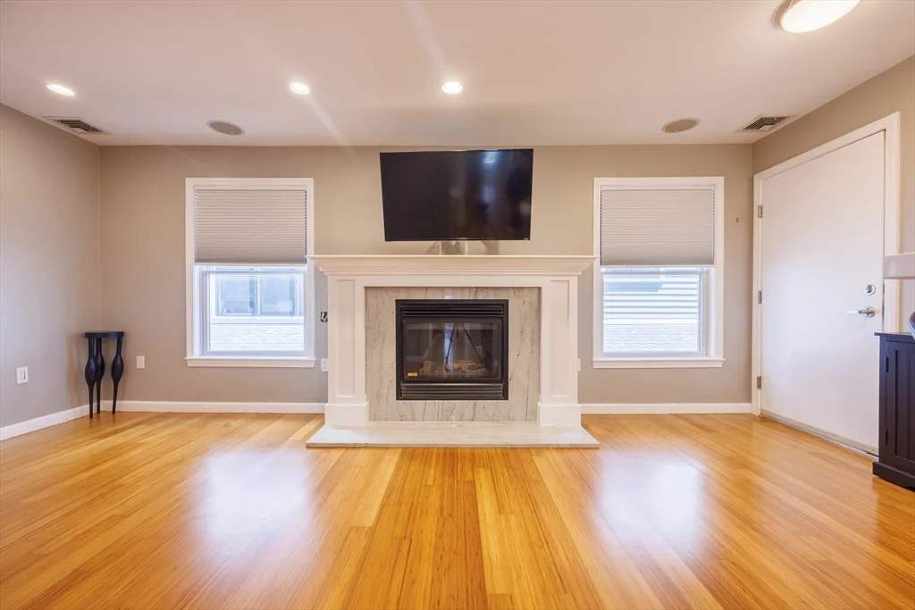 2 bed, 1 bath apartment for rent at 366 W 2nd St Unit 1, South Boston — photo 5 of 20