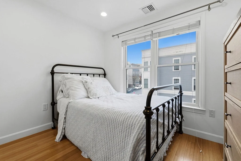 2 bed, 1 bath apartment for rent at 366 W 2nd St Unit 3, South Boston — photo 9 of 11