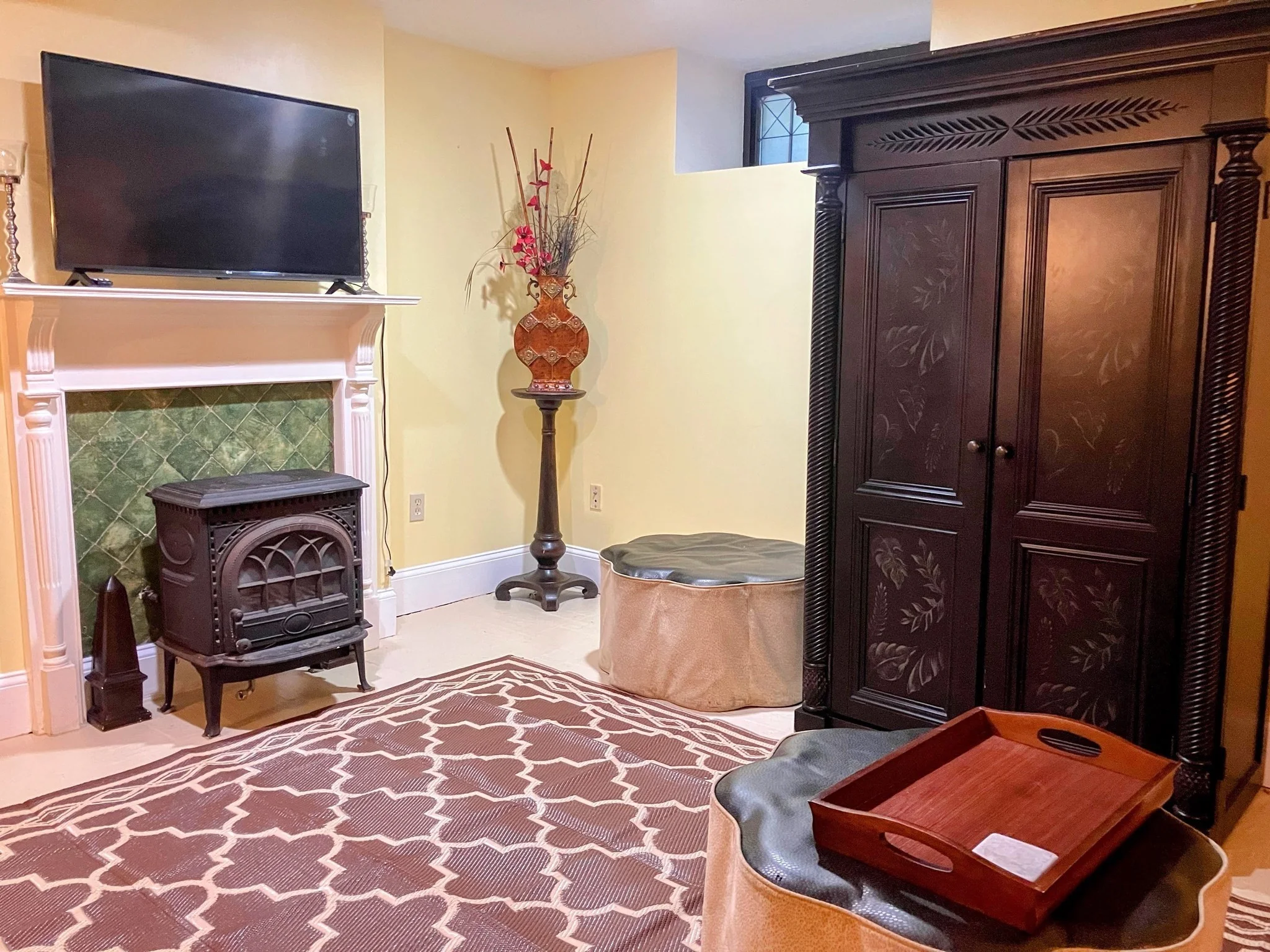 1 bed, 1 bath apartment for rent at 366 Walnut Ave Unit G, Roxbury — photo 2 of 9