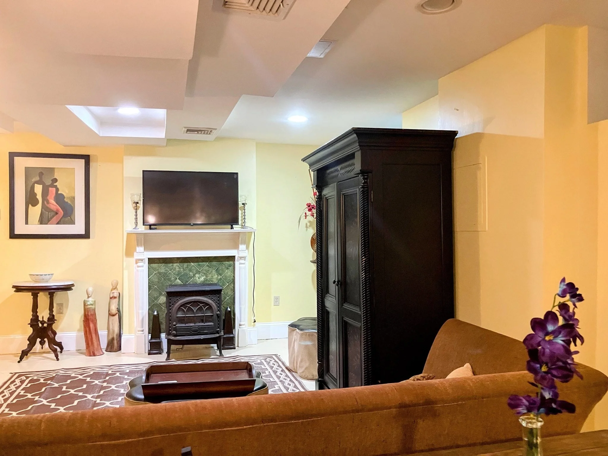 1 bed, 1 bath apartment for rent at 366 Walnut Ave Unit G, Roxbury