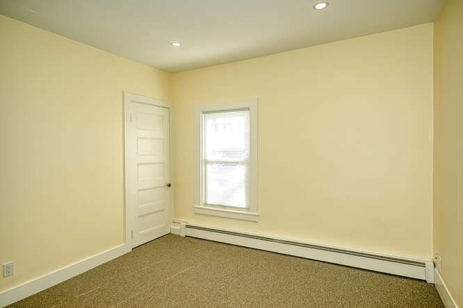 2 bed, 1 bath apartment for rent at 367 Bishop St Unit 2, Framingham — photo 8 of 9