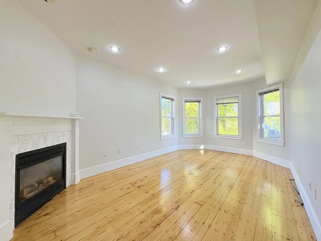 2 bed, 1 bath apartment for rent at 367 Cardinal Mederios Unit 1, Wellington-Harrington — photo 1 of 8