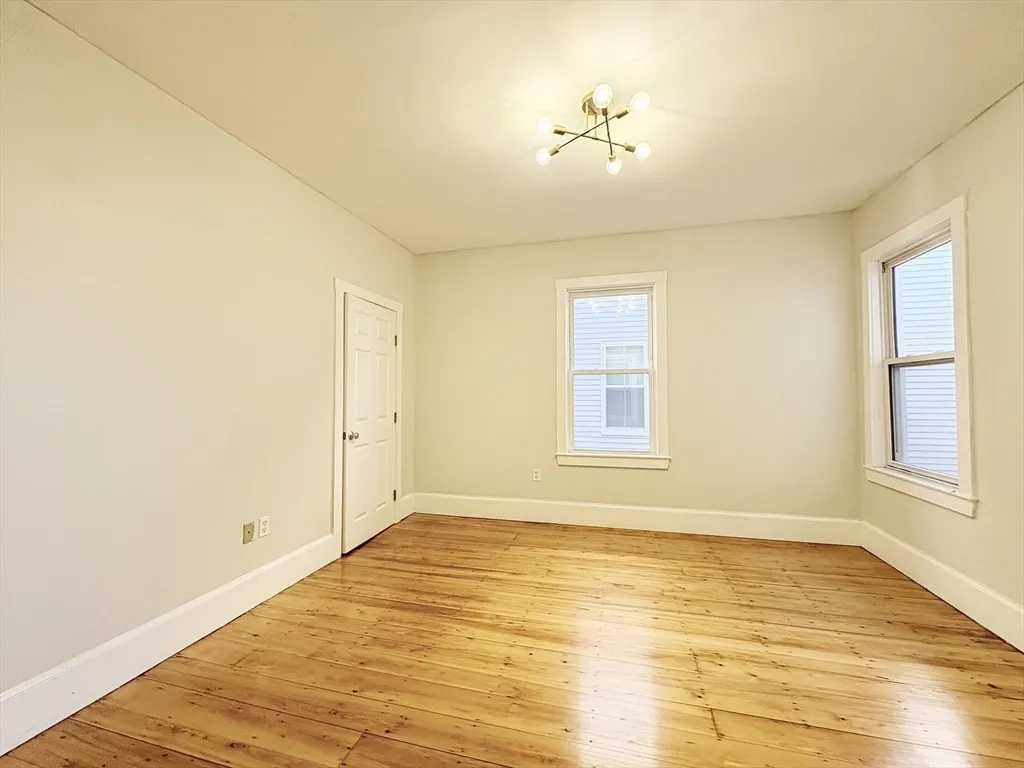 2 bed, 1 bath apartment for rent at 367 Cardinal Mederios Unit 1, Wellington-Harrington — photo 4 of 8