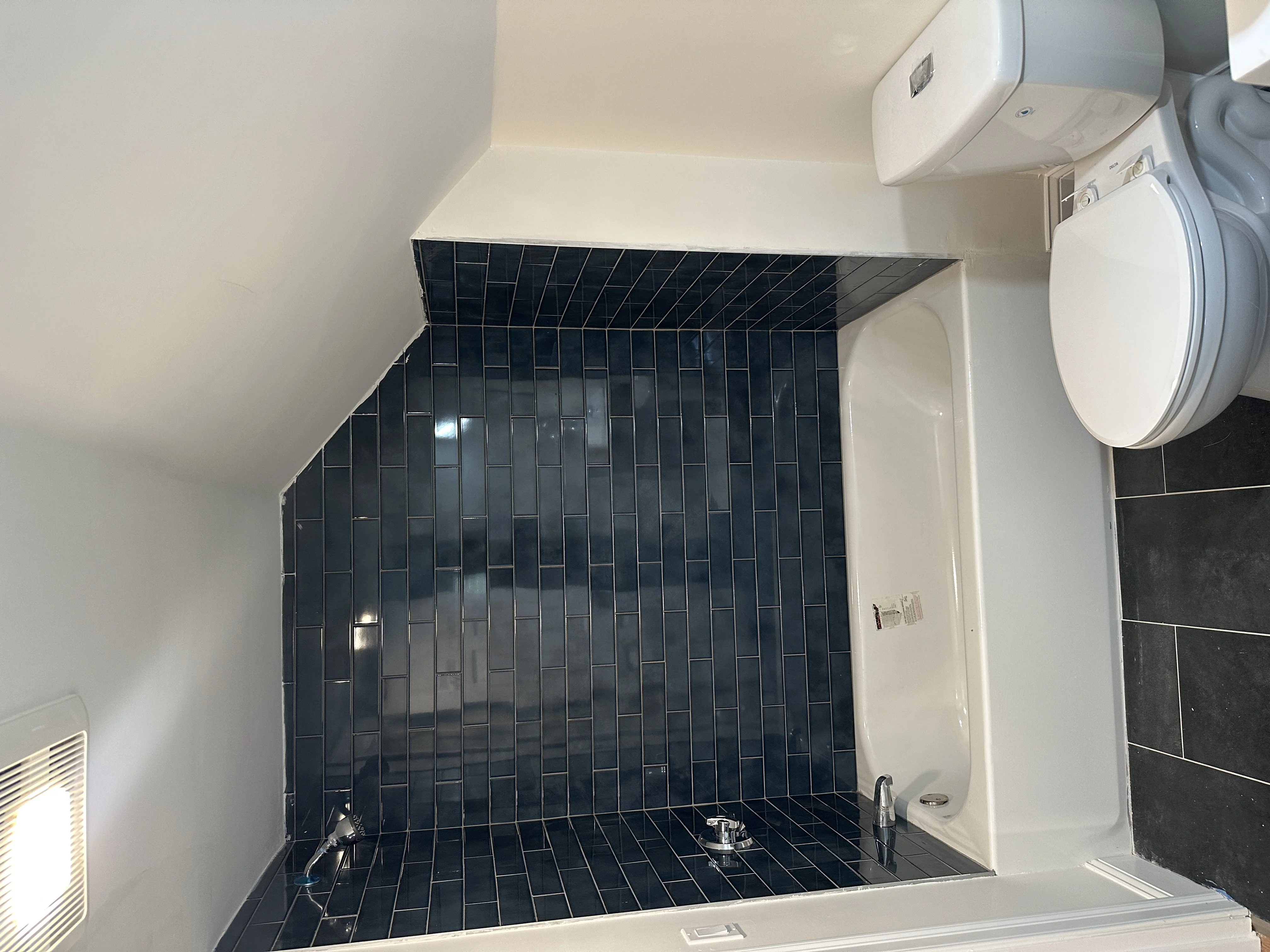 Studio bed, 1 bath apartment for rent at 367 Concord Ave Unit 303, Neighborhood Nine — photo 6 of 7