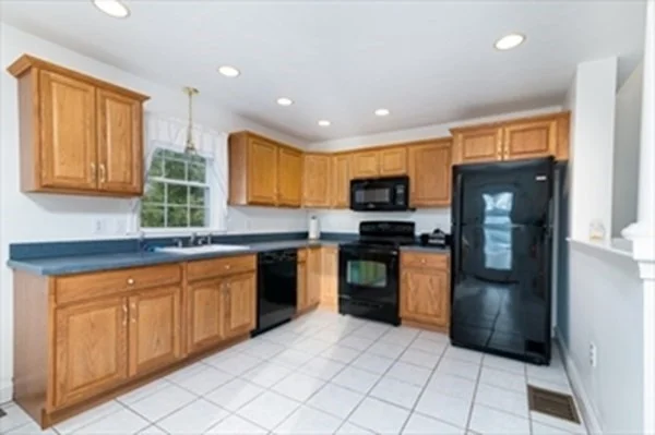 1 bed, 1 bath apartment for rent at 367 Rockland St Unit 1, Abington — photo 4 of 26