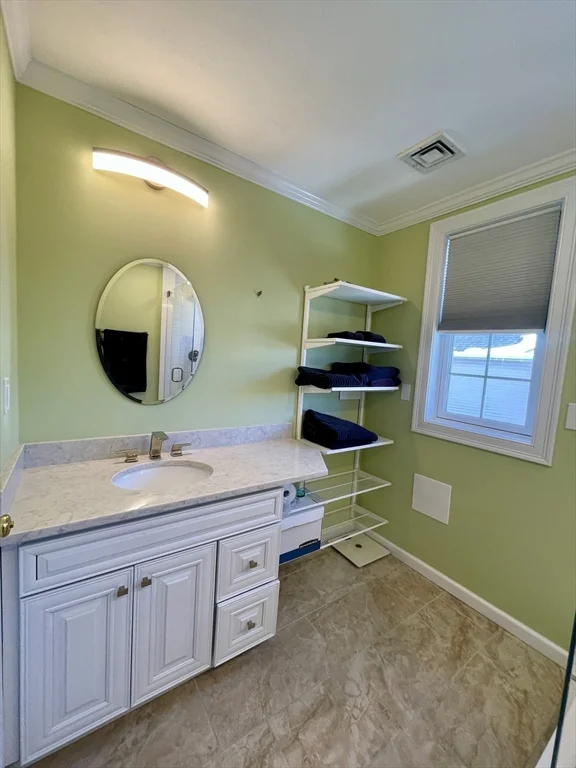 5 bed, 2 bath apartment for rent at 368 Boylston St Unit A, Chestnut Hill — photo 24 of 39