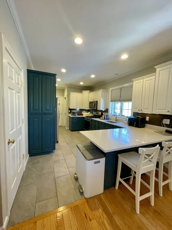 5 bed, 2 bath apartment for rent at 368 Boylston St Unit A, Chestnut Hill — photo 8 of 39