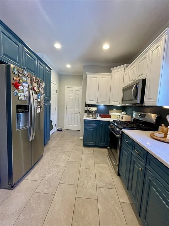5 bed, 2 bath apartment for rent at 368 Boylston St Unit A, Chestnut Hill — photo 3 of 39