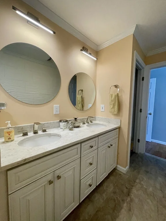 5 bed, 2 bath apartment for rent at 368 Boylston St Unit A, Chestnut Hill — photo 28 of 39