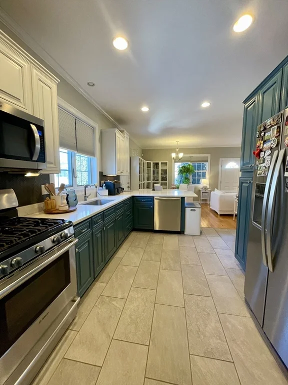 5 bed, 2 bath apartment for rent at 368 Boylston St Unit A, Chestnut Hill — photo 7 of 39