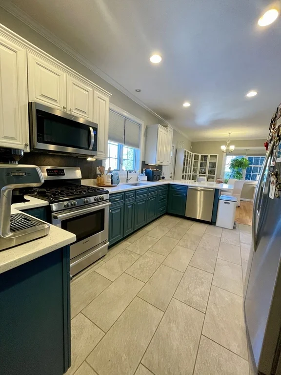 5 bed, 2 bath apartment for rent at 368 Boylston St Unit A, Chestnut Hill — photo 5 of 39