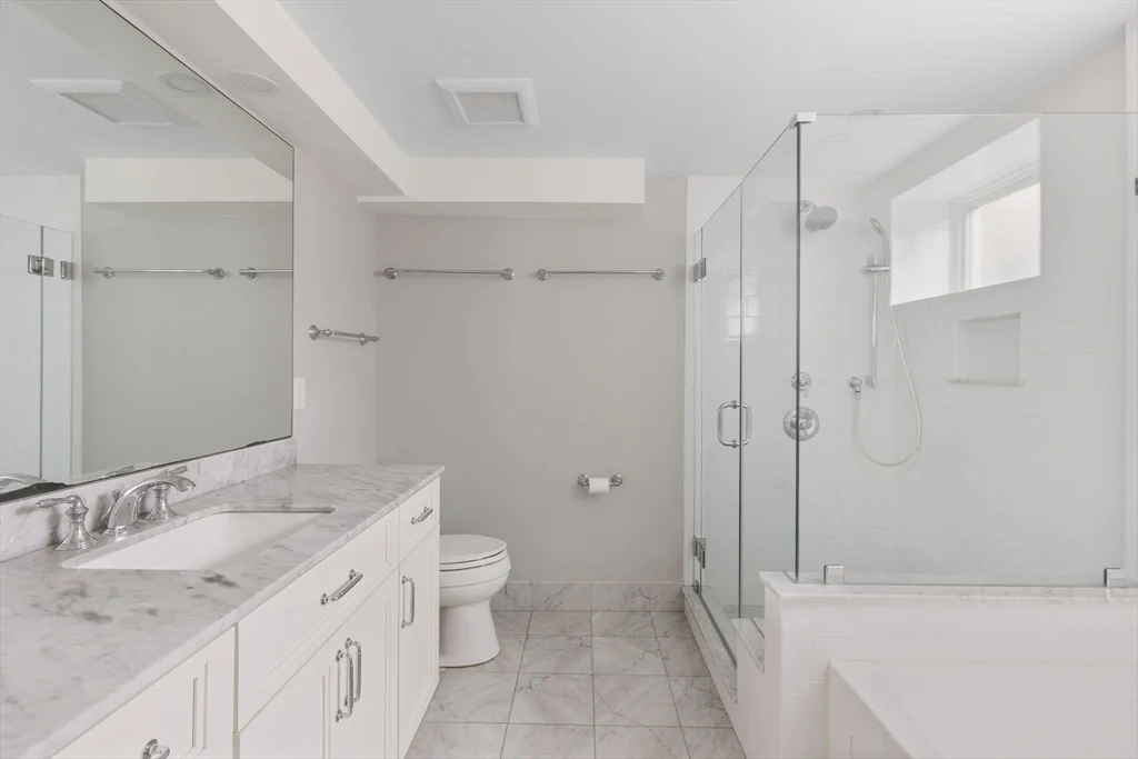 3 bed, 2 bath apartment for rent at 368 Concord Ave Unit 1, West Cambridge — photo 6 of 18