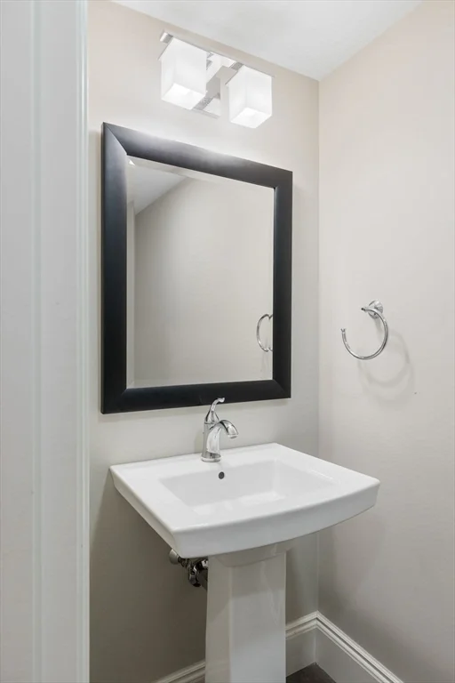 3 bed, 2 bath apartment for rent at 368 Concord Ave Unit 1, West Cambridge — photo 15 of 18