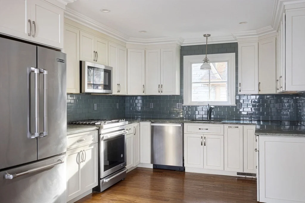 3 bed, 2 bath apartment for rent at 368 Concord Ave Unit 1, West Cambridge — photo 3 of 18