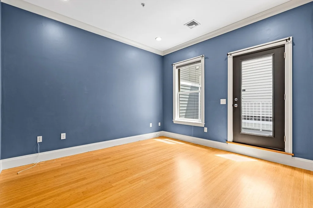 2 bed, 1 bath apartment for rent at 368 Dorchester St Unit 2, South Boston — photo 5 of 15