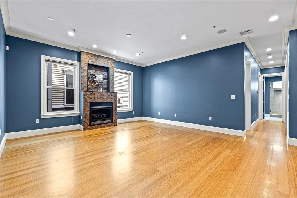 2 bed, 1 bath apartment for rent at 368 Dorchester St Unit 2, South Boston