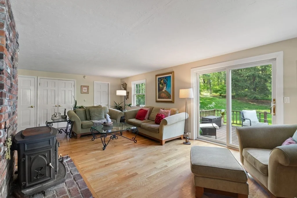 4 bed, 2 bath apartment for rent at 368 Main St, Lynnfield — photo 6 of 42