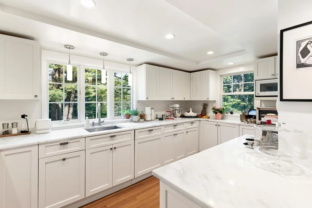 4 bed, 2 bath apartment for rent at 368 Main St, Lynnfield — photo 1 of 42