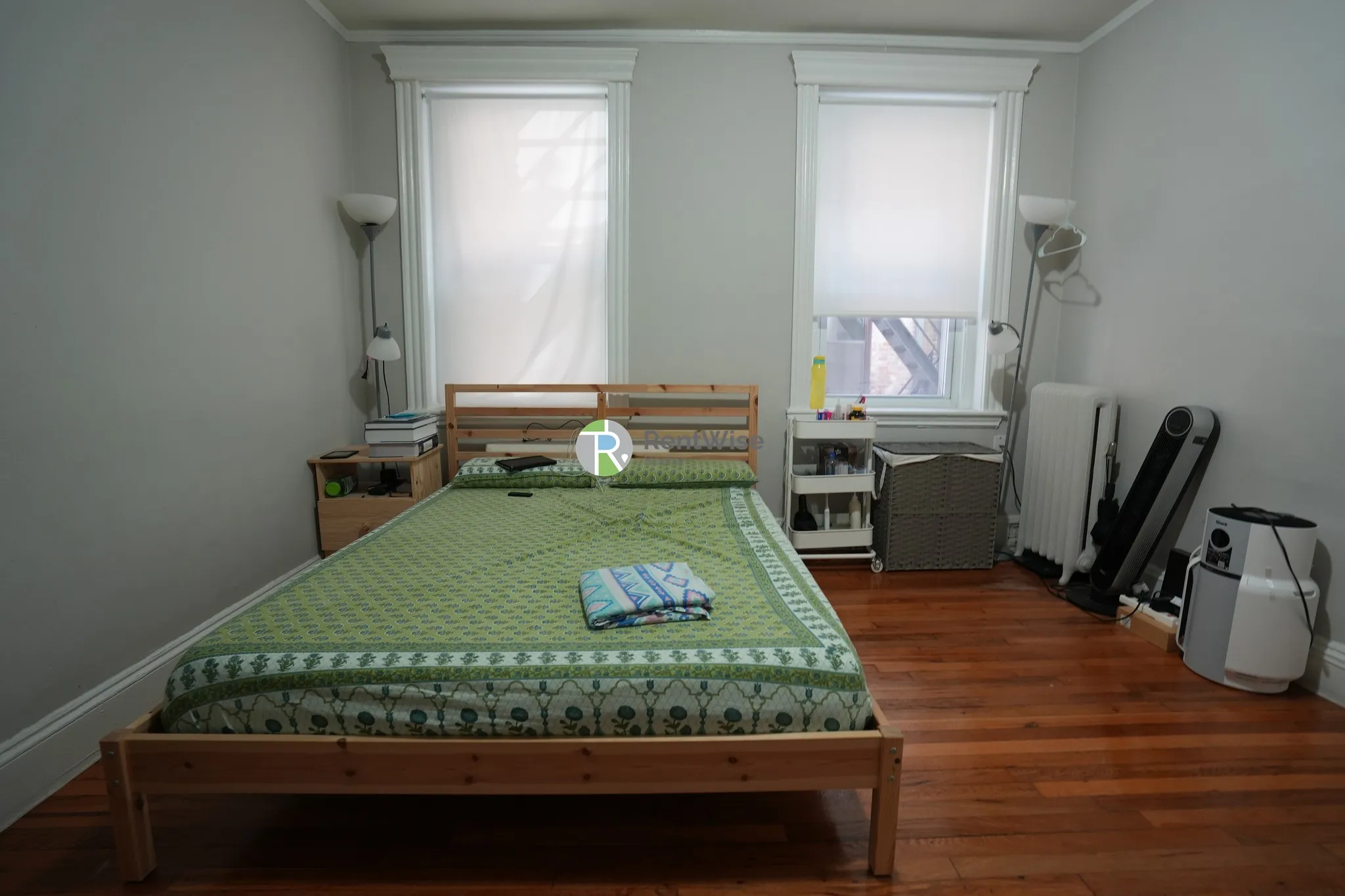 Studio bed, 1 bath apartment for rent at 368 Riverway Unit 5, Mission Hill — photo 3 of 14