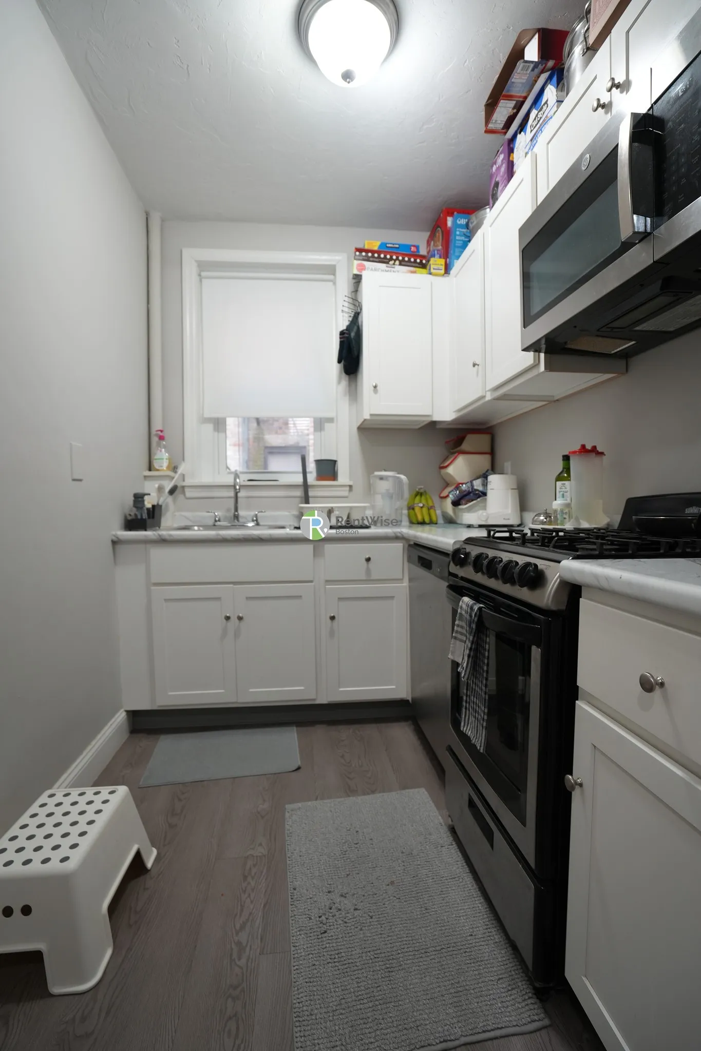 Studio bed, 1 bath apartment for rent at 368 Riverway Unit 5, Mission Hill — photo 9 of 14