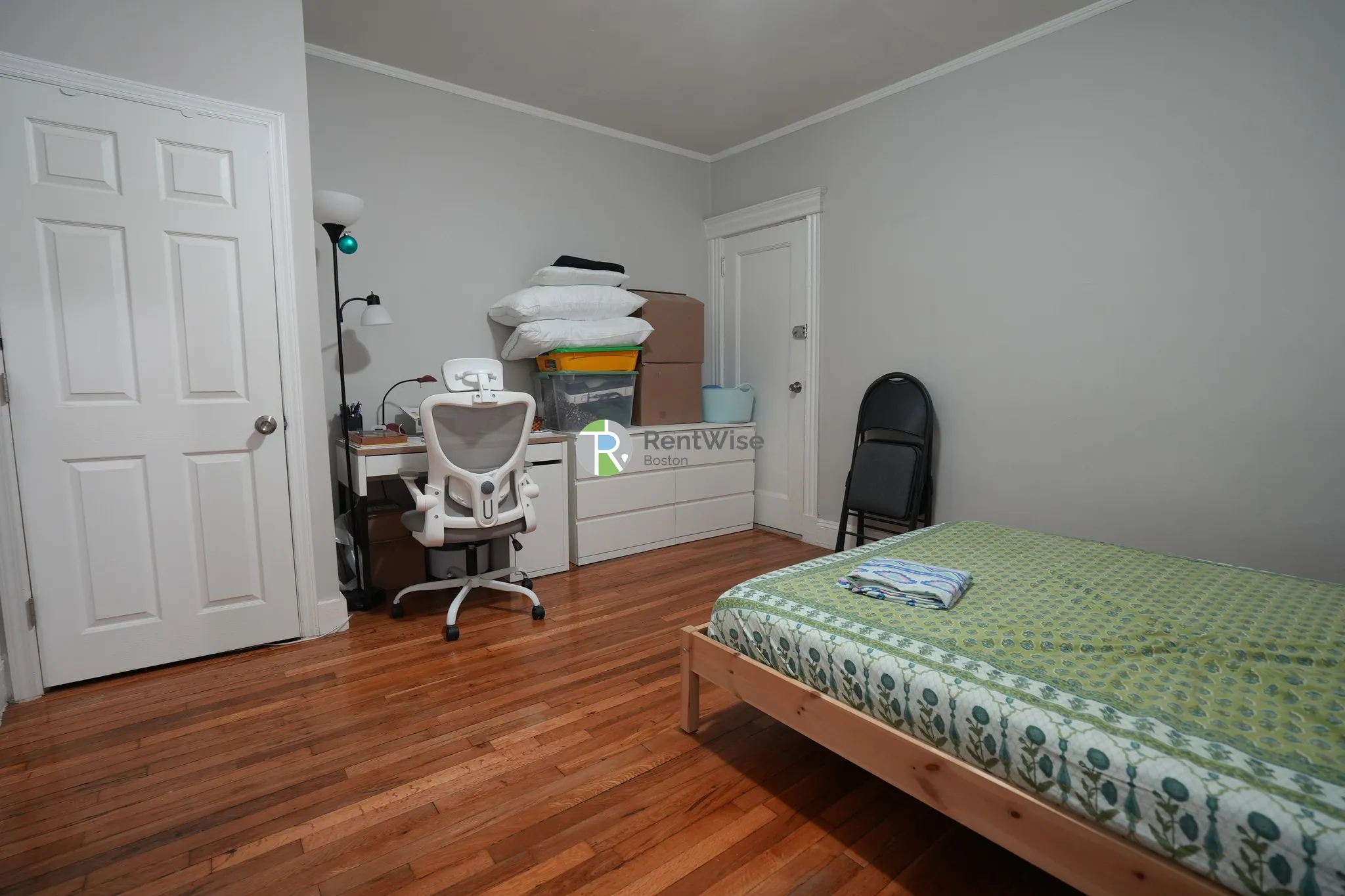 Studio bed, 1 bath apartment for rent at 368 Riverway Unit 5, Mission Hill — photo 2 of 14