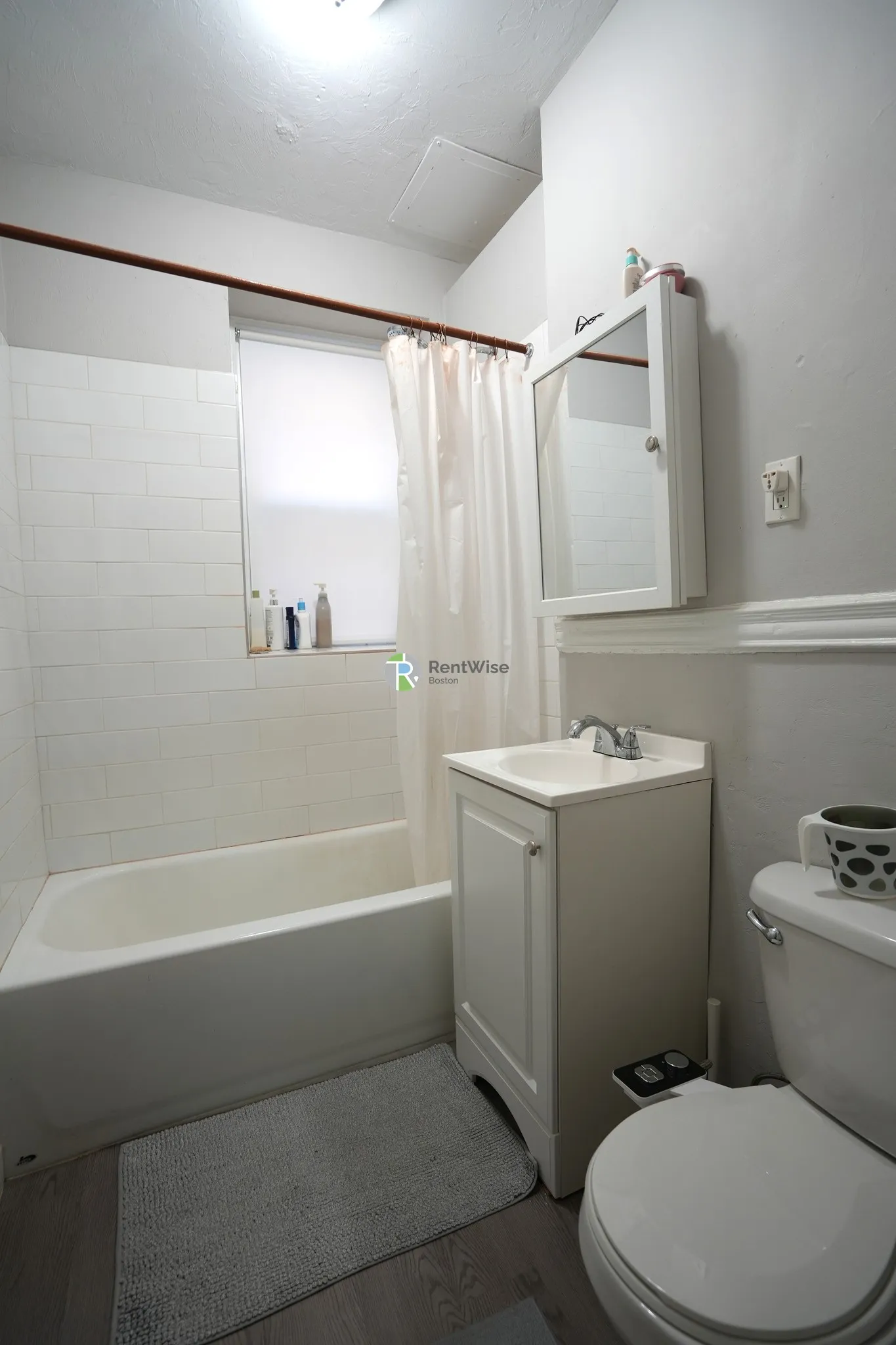 Studio bed, 1 bath apartment for rent at 368 Riverway Unit 5, Mission Hill — photo 6 of 14