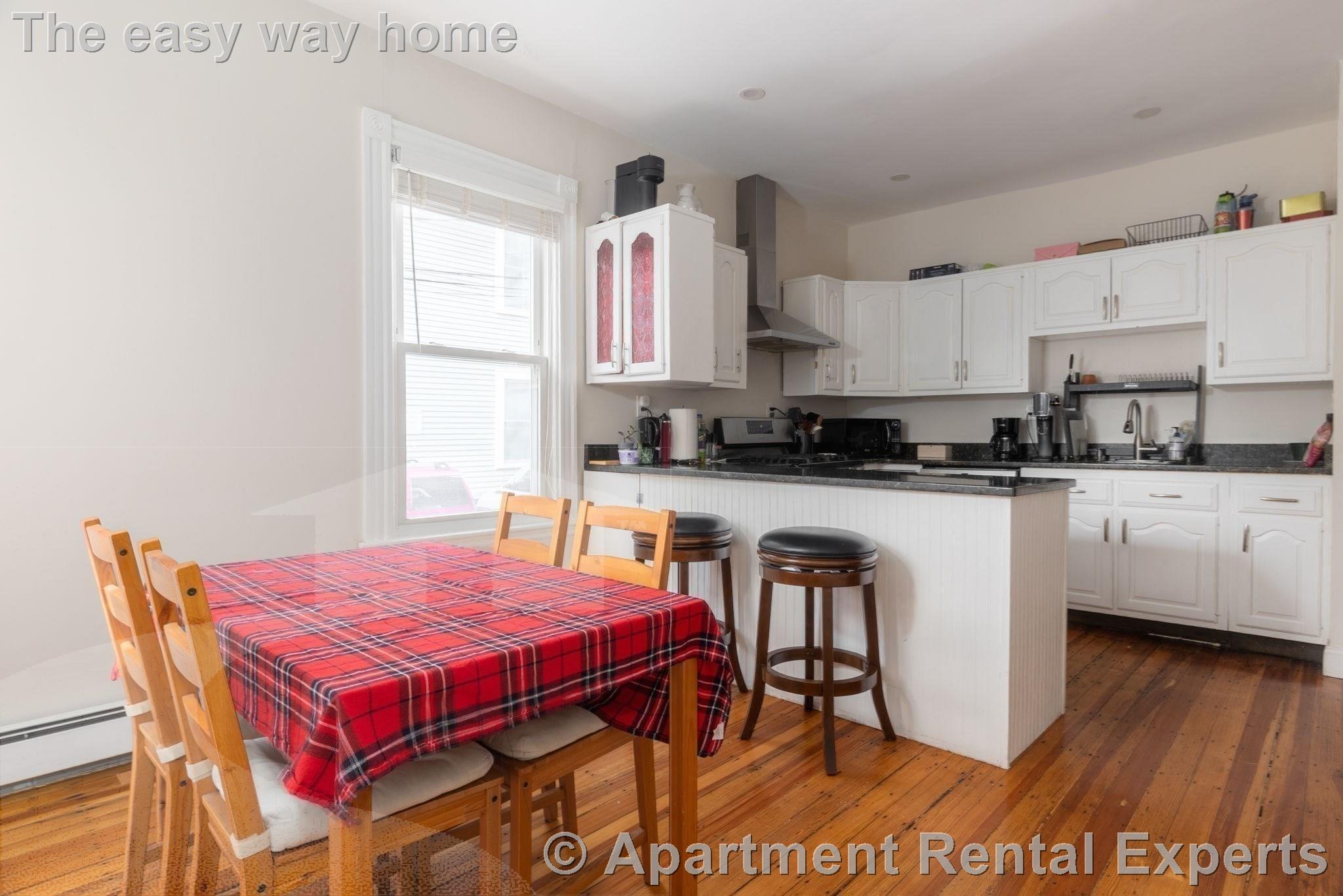 3 bed, 1 bath apartment for rent at 368 Washington St, Central Square — photo 2 of 9