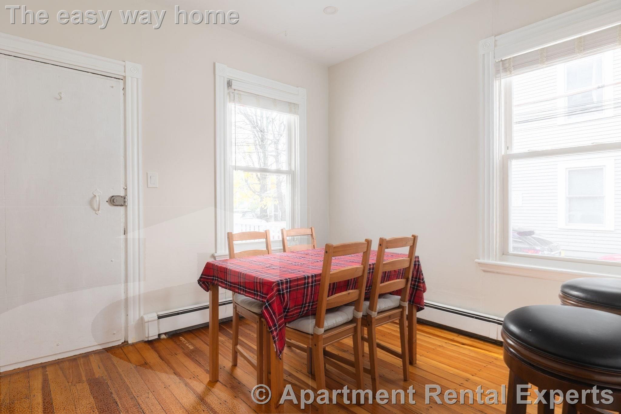 3 bed, 1 bath apartment for rent at 368 Washington St, Central Square — photo 3 of 9