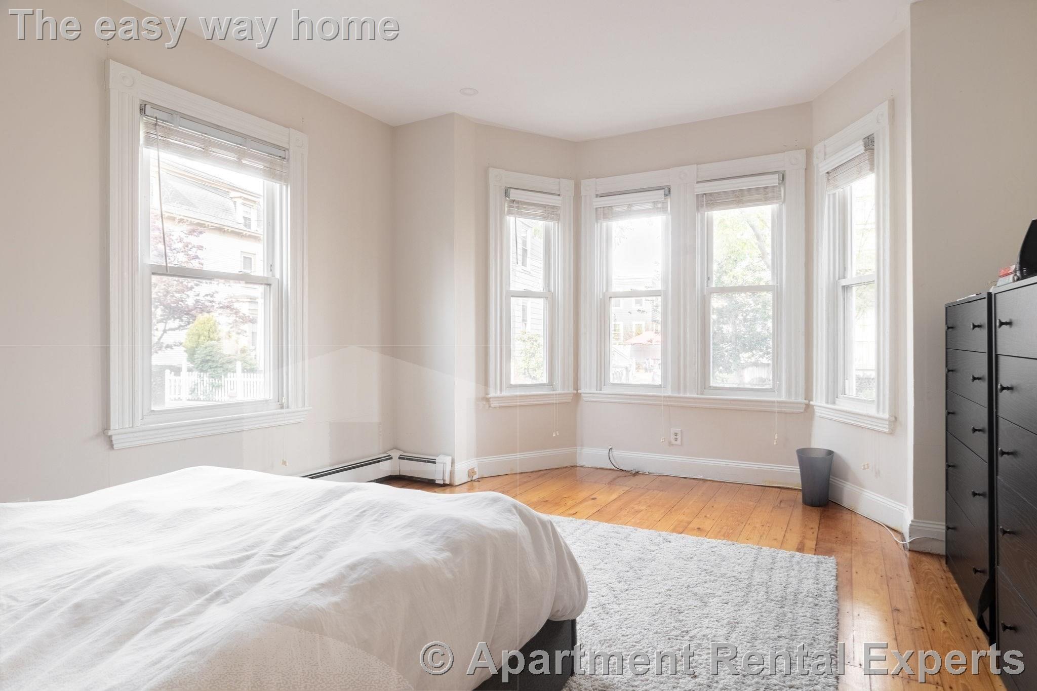 3 bed, 1 bath apartment for rent at 368 Washington St, Central Square — photo 4 of 9