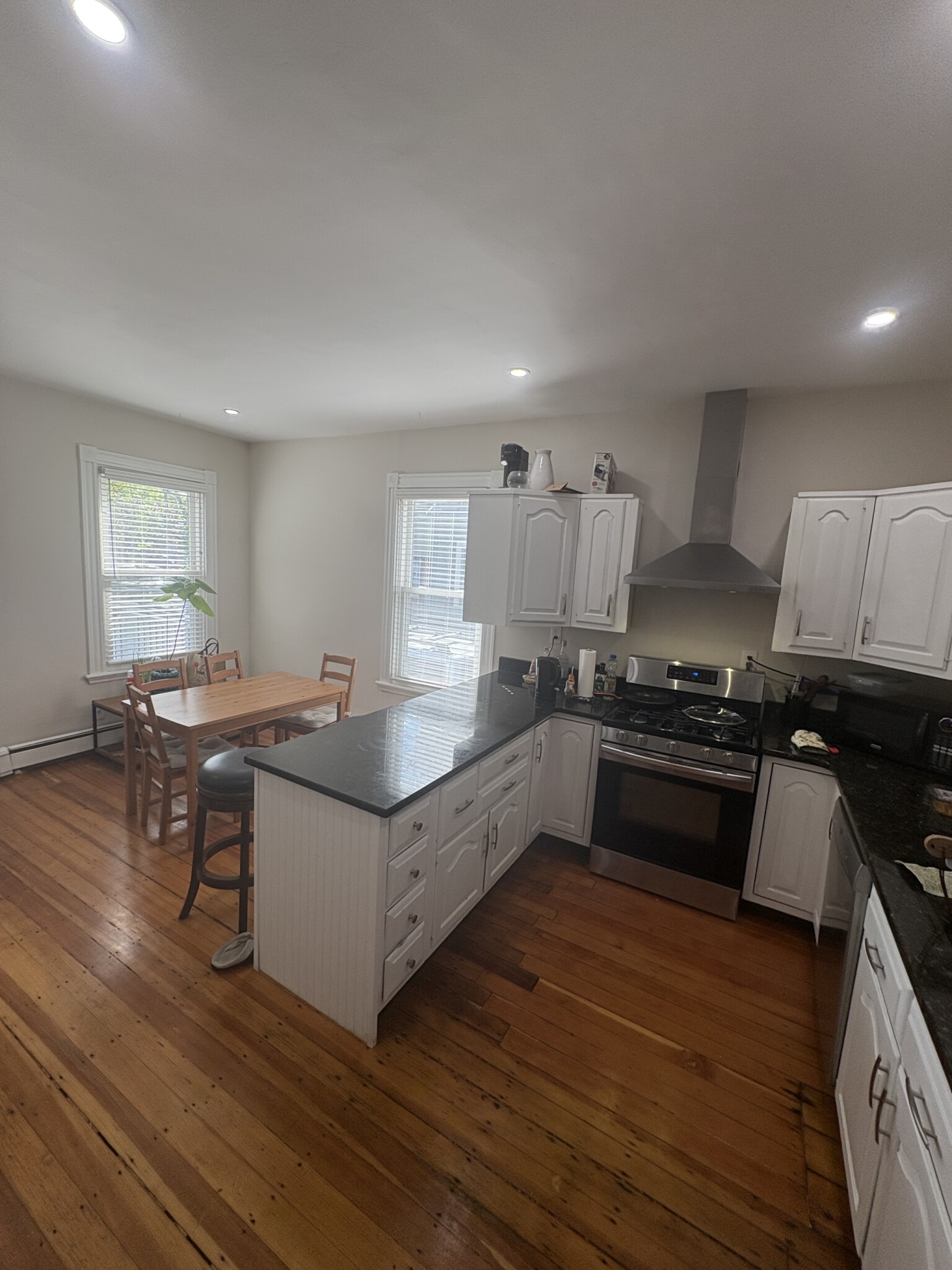 2 bed, 1 bath apartment for rent at 368 Washington St Unit 1, The Port — photo 3 of 18