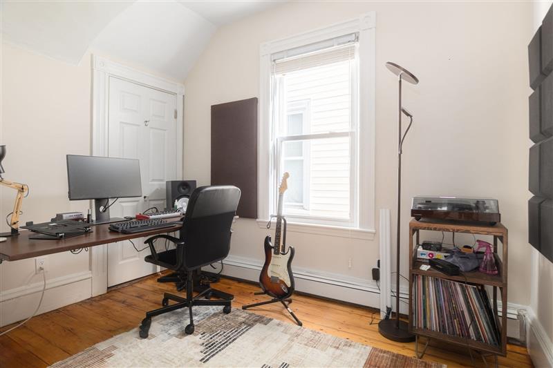 2 bed, 1 bath apartment for rent at 368 Washington St Unit 2, The Port — photo 8 of 9