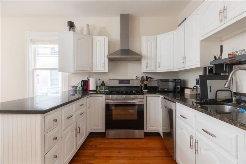 2 bed, 1 bath apartment for rent at 368 Washington St Unit 2, The Port — photo 1 of 9