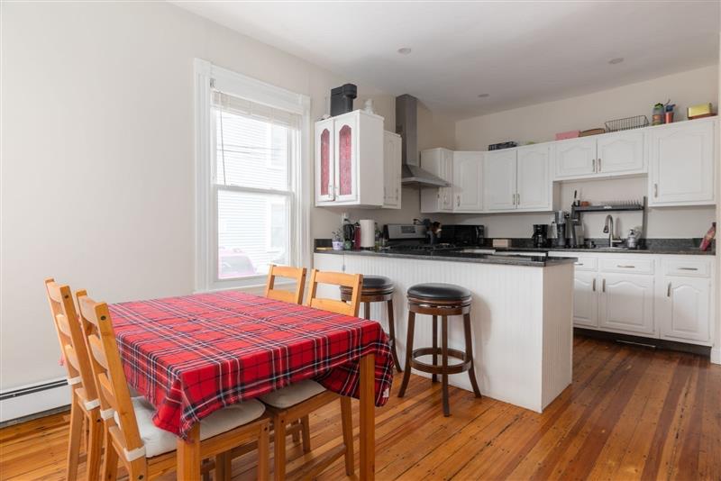 2 bed, 1 bath apartment for rent at 368 Washington St Unit 2, The Port — photo 2 of 9